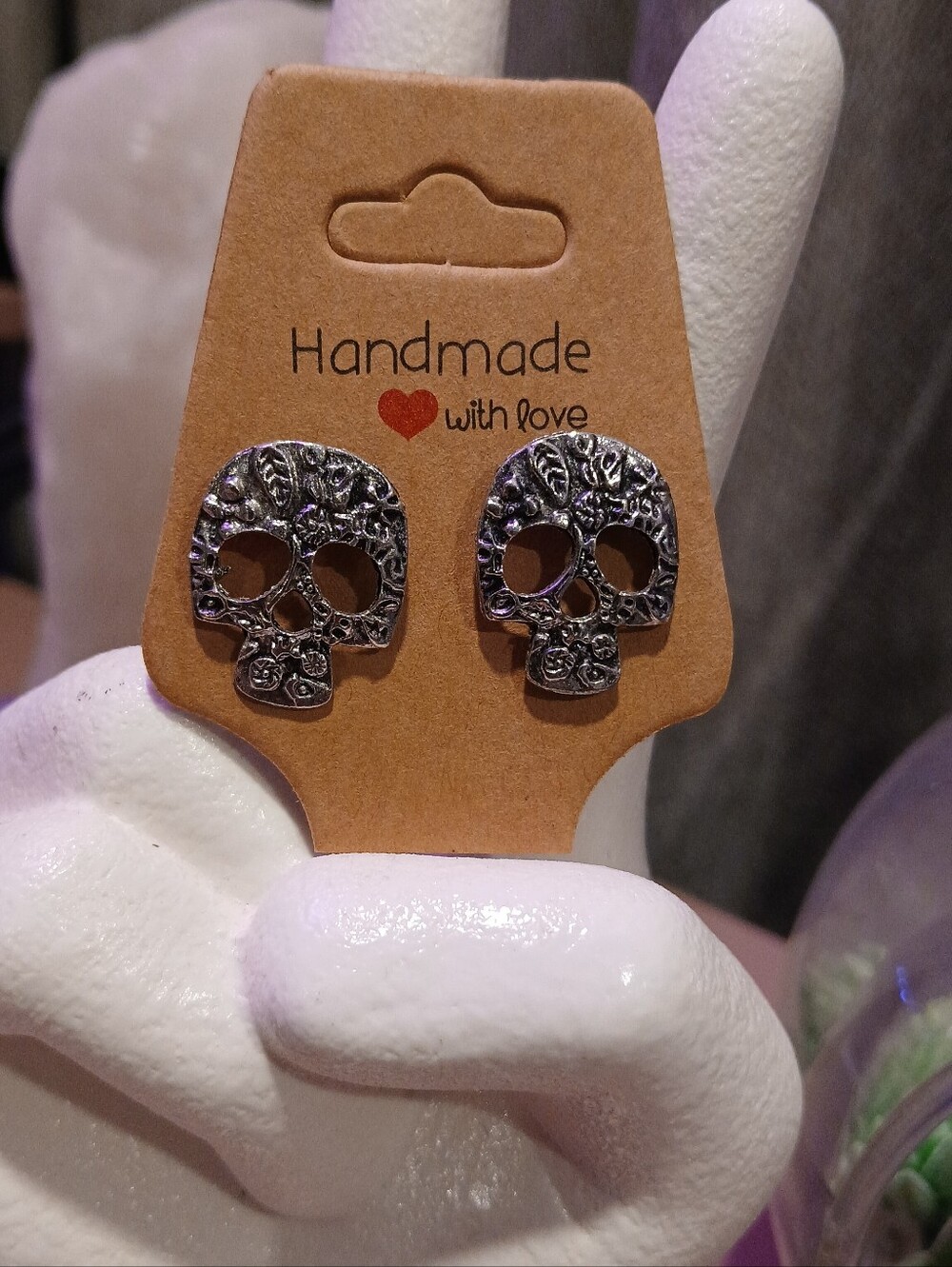 💀 Skull Hammered Silver-Tone Floral Large Post Earrings - NEW ON CARD 💀